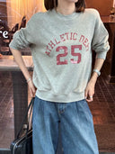 เสื้อสเวตเตอร์ทรงหลวมพิมพ์ลายตัวอักษรวินเทจ (Z3515)