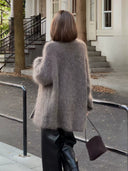 ソフトでふわふわのVネックカーディガン（Z2608）