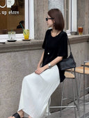 เสื้อยืดคอกลมผ่าข้างสีดำ (Z2100)