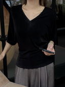Relaxed V-Neck Black Top（Z2225）